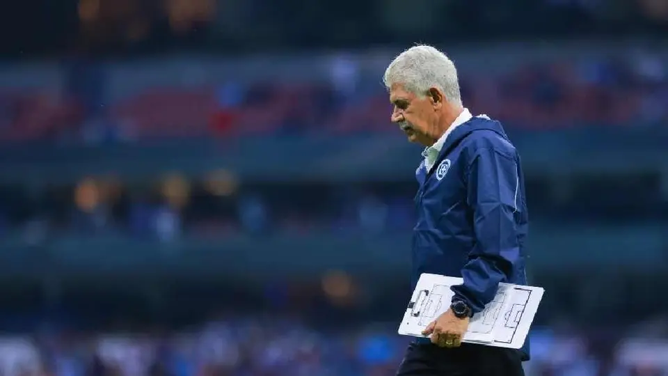 Tuca Ferretti sobre jugar en la League Cup: 'Si no clasificas pierdes el ritmo de juego'