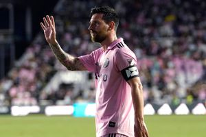 Fanático de Leo Messi se queda sin trabajo por pedirle un autógrafo