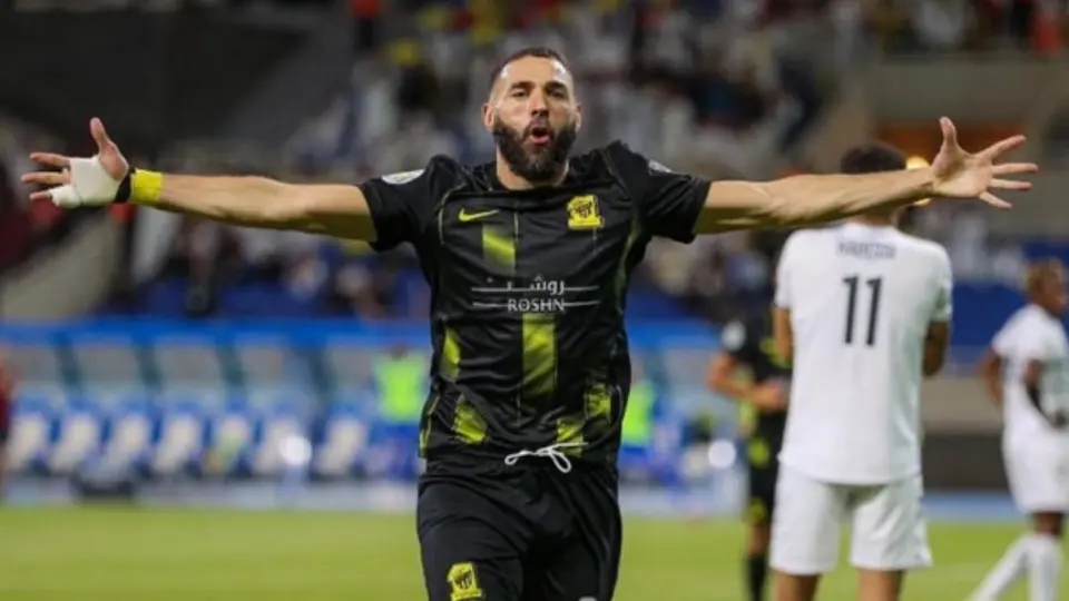 Karim Benzema da triunfo a Al-Ittihad en Liga de Campeones con gran gol