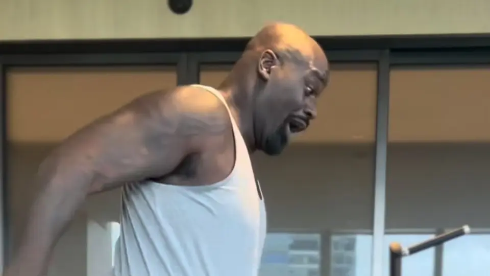 Zhang Weili, peleadora de UFC peso paja, logró cargar a Shaquille O'Neal