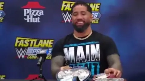 WWE: ¿Jey Uso dio conferencia de prensa en estado de ebriedad?