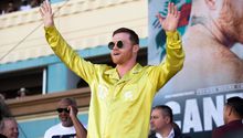 Canelo Álvarez y el costoso outfit con el que llegó al T-Mobile Arena