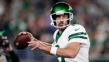 Aaron Rodgers se disfraza de Batman para inspirar a los New York Jets