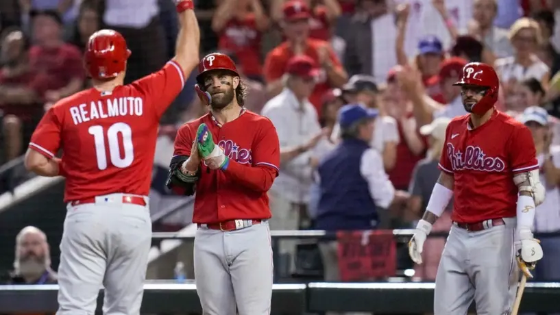 Phillies vence de visita a D-Backs y se pone a una victoria de la Serie Mundial
