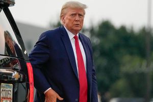 ¡Donald Trump se entregó! Foto del expresidente de Estados Unidos detenido se hizo viral