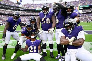 Ravens dominan 25-9 a Texans, pero pierden a Dobbins todo el año