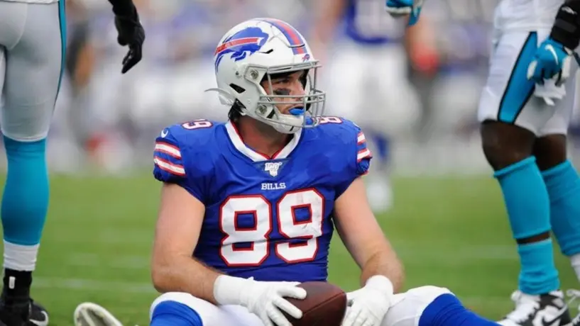 NFL: Tommy Sweeney, jugador de los Giants, se desplomó en plena práctica