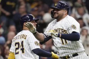 MLB: Rowdy Téllez se opera tras lastimarse el dedo; estará fuera cuatro semanas más