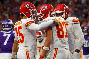NFL: Mahomes y los Chiefs sobreviven ante los Vikings