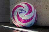 Liga MX presenta balón rosa en apoyo a la lucha contra el cáncer de mama