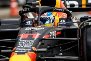 Checo Pérez apunta a firmar su mejor primera mitad de su carrera en la F1