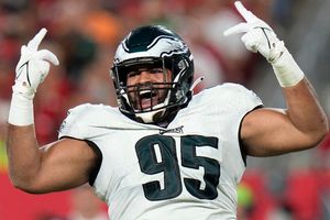 Eagles mantiene paso perfecto en este inicio de temporada tras vencer a Buccaneers