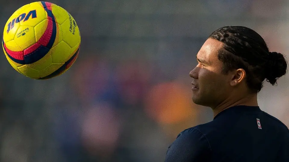 Gullit Peña no tiene permiso de jugar con Deportivo Combate de la Liga Premier