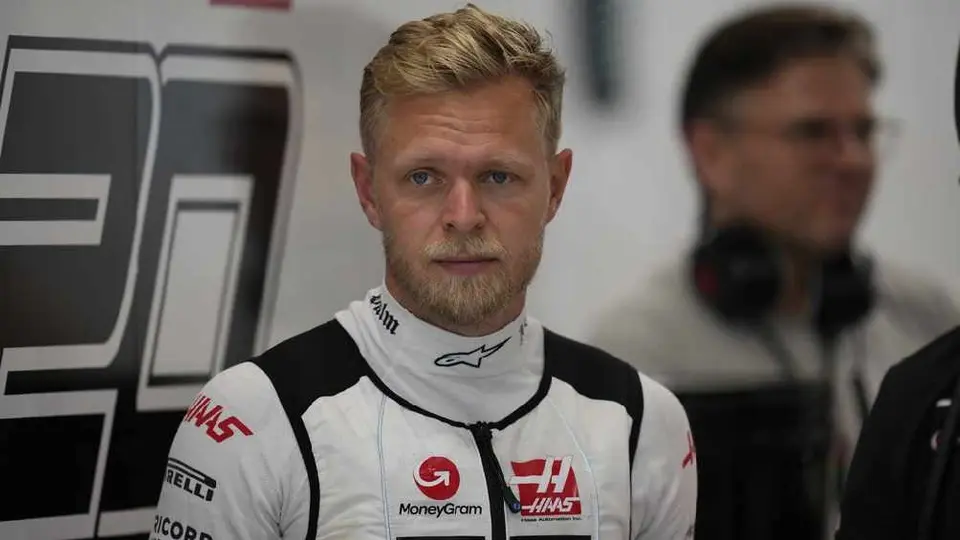 Checo Pérez recibe fuertes críticas por parte de Magnussen: 'Hizo un movimiento de mie**'