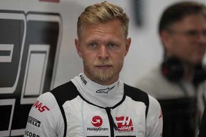 Checo Pérez recibe fuertes críticas por parte de Magnussen: 'Hizo un movimiento de mie**'