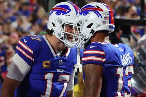 Josh Allen guía triunfo de Bills con drama ante Buccaneers
