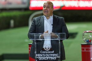 Enrique Alfaro 'denuncia' arbitraje de Chivas vs Monterrey: 'Fuimos víctimas de un robo brutal'