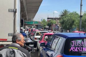 Bloquean salida a autopista México-Cuernavaca por manifestación