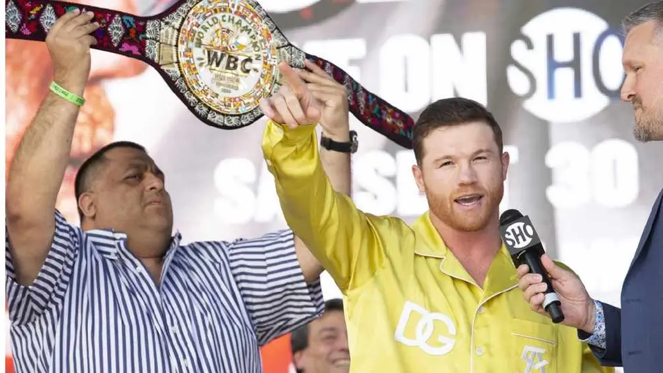 ¡Recompensó a sus fans! Canelo agradeció el apoyo a sus seguidores al invitar los tragos