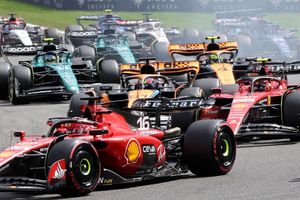 Gran Premio de Bélgica: Así fue el choque que dejó fuera a Oscar Piastri y luego a Carlos Sainz