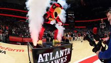 Estrella de los Atlanta Hawks explota tras video donde aparece la mascota del equipo en la página azul