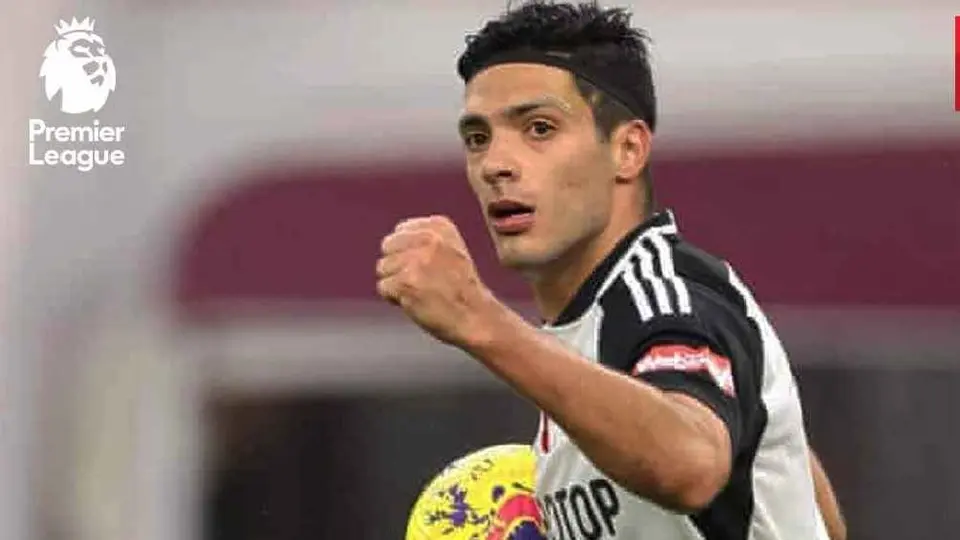 Raúl Jiménez ya es tercero en solitario en el Top 10 de goleadores mexicanos en Europa
