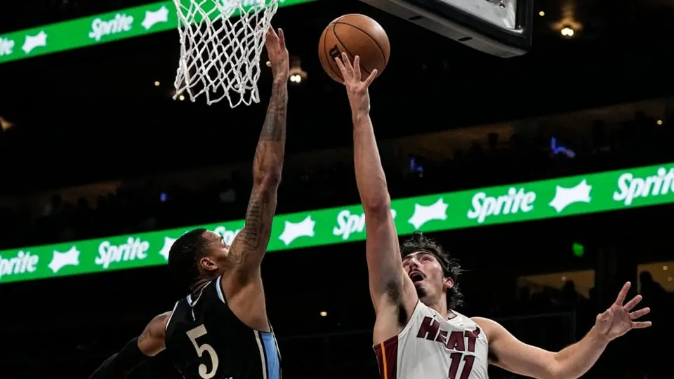 ¡En plan grande! Jaime Jáquez Jr anota 20 puntos en la victoria del Heat sobre Hawks