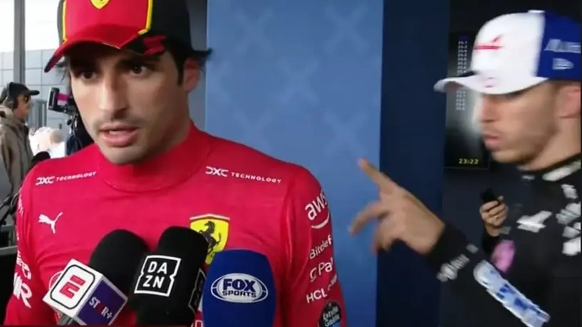 Carlos Sainz 'ignora' a Pierre Gasly tras reclamo: "Pobrecito"
