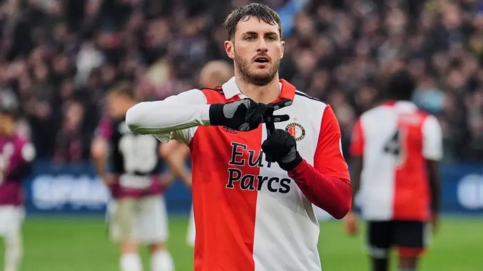 Santi Giménez: Denis te Kloese confirma que Chaquito se quedará en Feyenooord