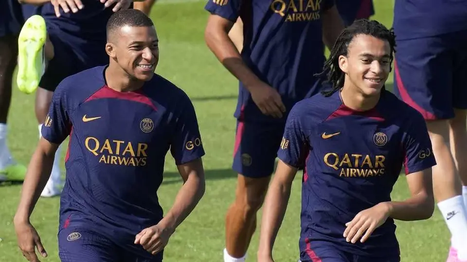 Kylian Mbappé cerca de jugar con su hermano Ethan en partido de pretemporada del PSG