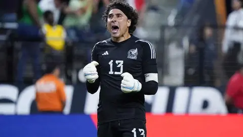 Las Ligas de futbol del mundo felicitan a Guillermo Ochoa en su cumpleaños 38