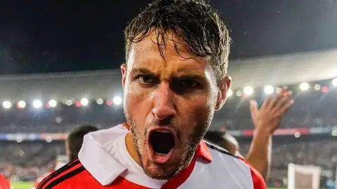 DT del Feyenoord ve probable el debut de Santiago Giménez en Champions League ante la Lazio