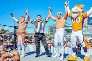 CMLL: Místico y Atlantis Jr. vencen a Volador Jr. y Templario en la casa de los Denver Broncos