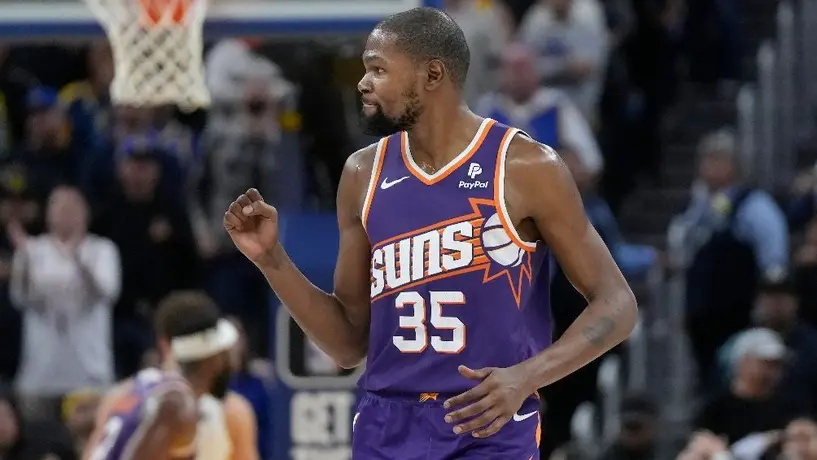 NBA: Durant, Booker y los Suns apagan a los Warriors en casa