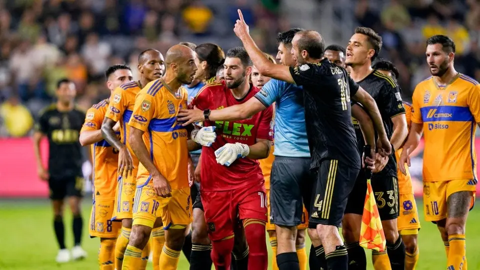 LAFC y Tigres protagonizaron gran altercado durante el Campeones Cup