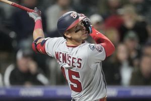 Joey Meneses conectó un cuadrangular que le dio la victoria a los Nationals sobre Milwaukee