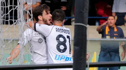 De la mano de Kvaratskhelia, Napoli derrota a Hellas Verona en la Jornada nueve