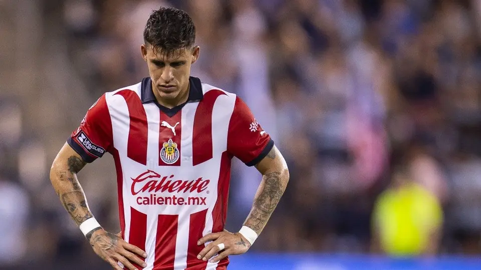 Chivas: 'Chicote' Calderón se lleva el 'oso' del partido entre el Rebaño y los Tuzos del Pachuca