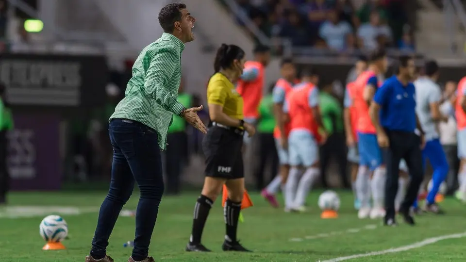 Ismael Rescalvo cuestionó el tiempo agregado: “Lo justo hubiera sido 8 minutos"