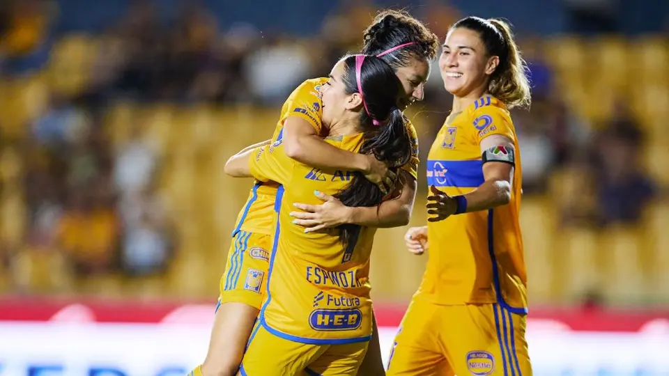 Las Amazonas mantienen la maternidad y golean a Pumas