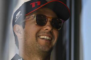 Helmut Marko aseguró que Red Bull no puede mandar a Checo Pérez a AlphaTauri