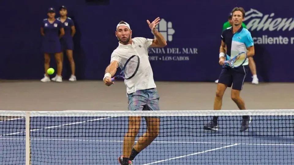 Santiago González y  Edouard Roger-Vasselin avanzan en el Abierto de Los Cabos