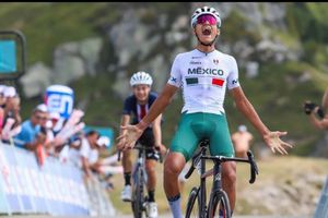 Isaac del Toro hace historia tras ganar la sexta etapa del Tour de l ́Avenir