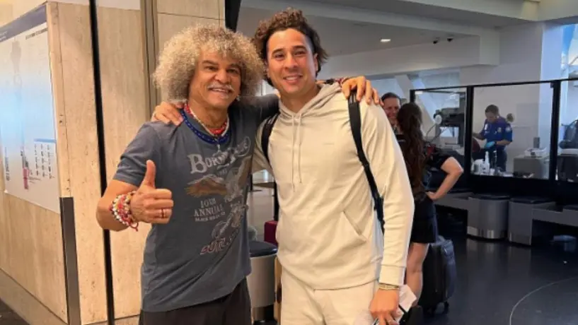 Carlos 'El Pibe' Valderrama le pidió una foto a Guillermo Ochoa
