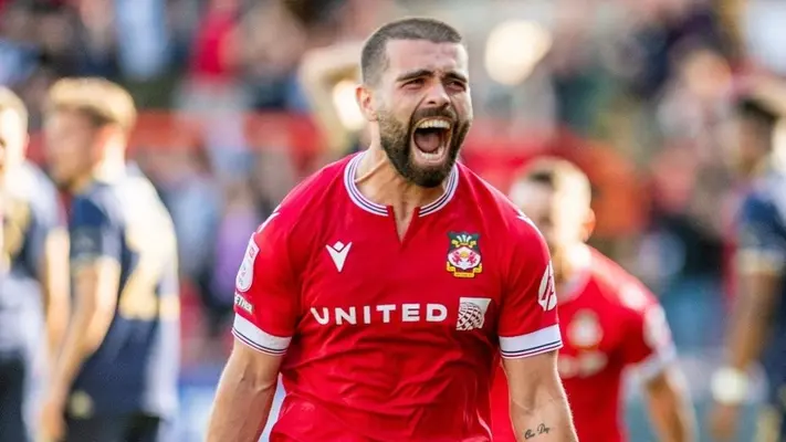 Wrexham AFC, equipo de Ryan Reynolds, remonta un 4-1 en el último minuto del partido