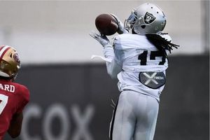 NFL: Davante Adams se lesionó en la práctica del viernes de Las Vegas Raiders