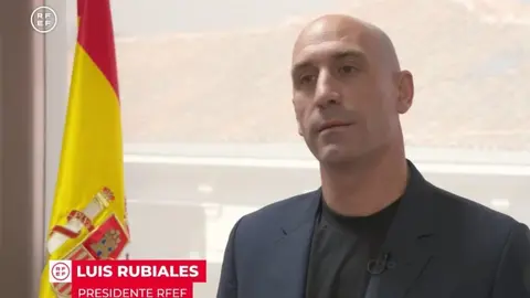 Luis Rubiales, tras besar a Jennifer Hermoso, es acusado de violencia sexual por autoridades en España
