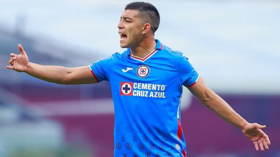Erik Lira compara jugar contra el América con enfrentar a Lionel Messi