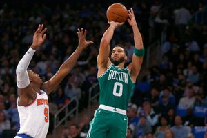 NBA: Celtics se imponen a Knicks con triple de Kristaps Porzingis