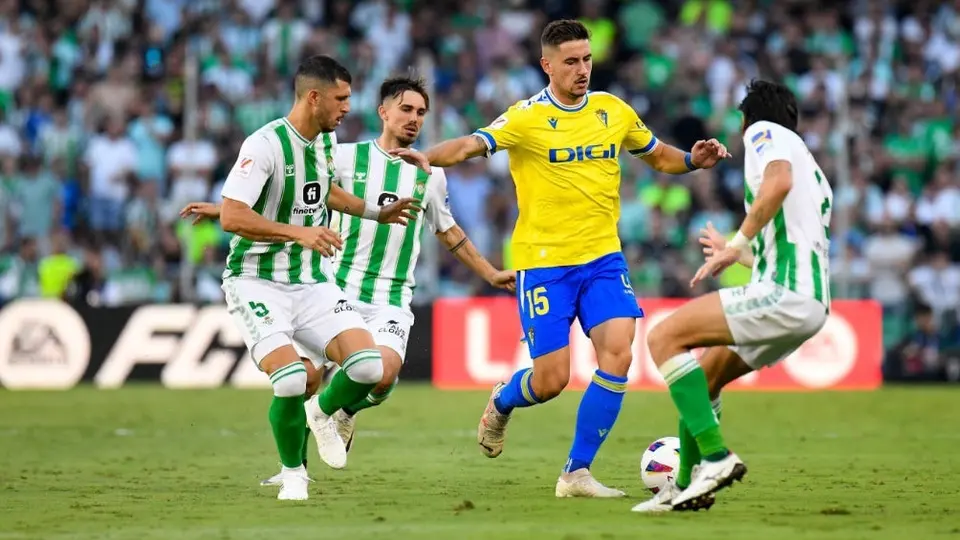 Andrés Guardado: Betis empata contra Cádiz y no sale de la mala racha